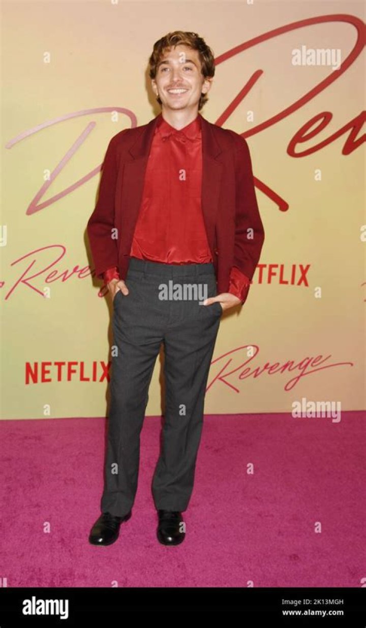 Austin Abrams: Rising Star in Hollywood