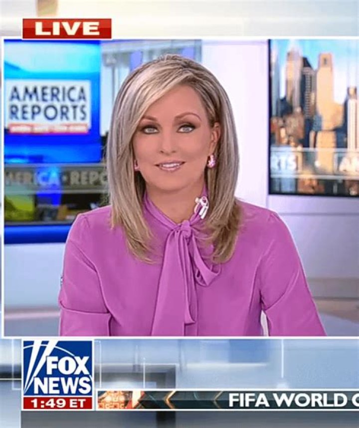 Captivating Insight into Fox News Sandra Smith's Alluring Gaze