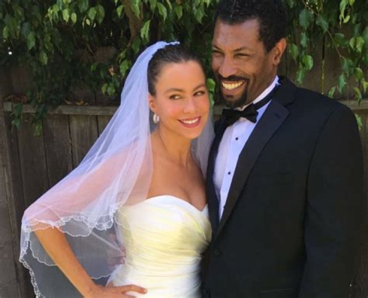 Deon Cole's Love Life: Exploring His Relationships and Controversies