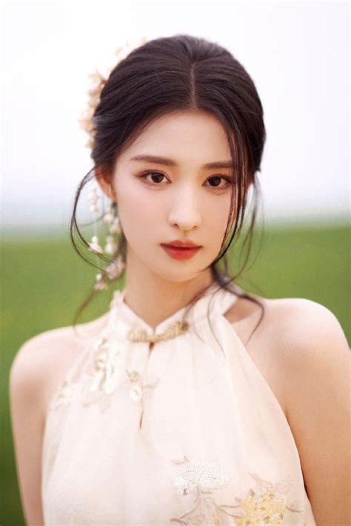 Discover the Alluring Beauty of Wang Churan
