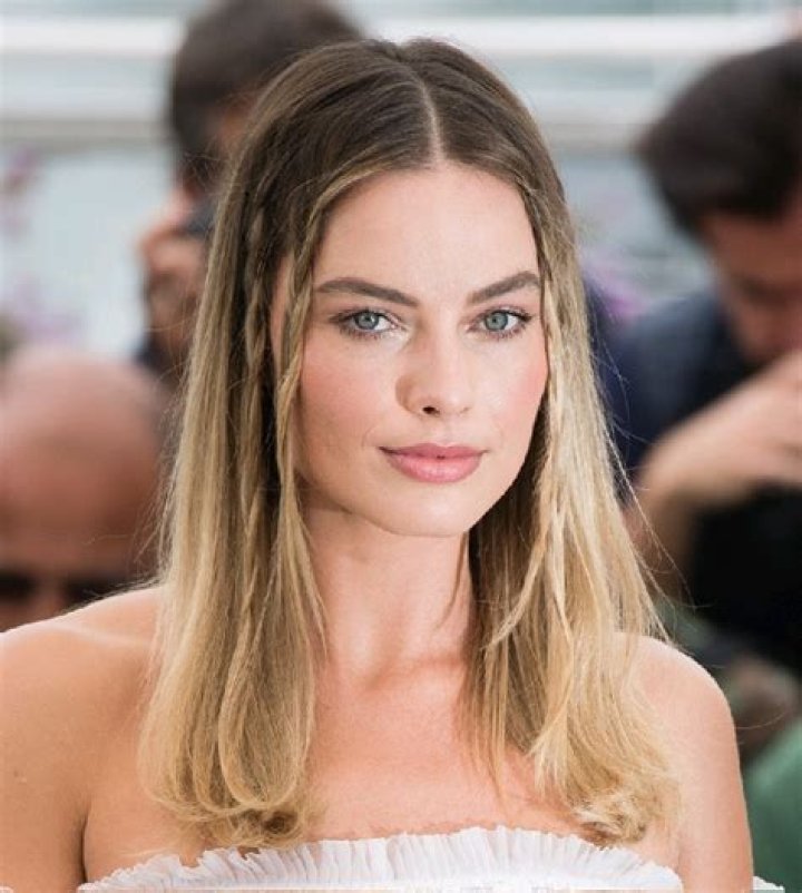 Hot Actresses: Spotlight on the Leading Ladies of Hollywood
