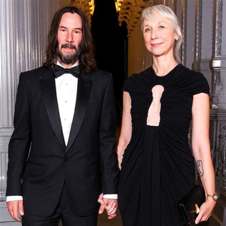 Is Keanu Reeves' Political Affiliation Republican? Exploring the Truth Behind the Rumors