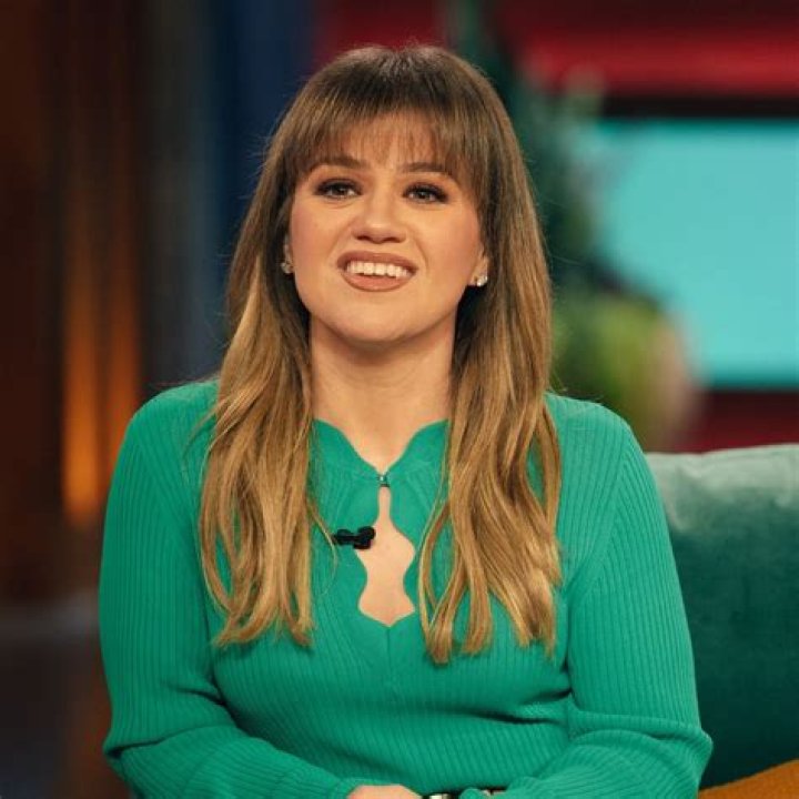 Is Kelly Clarkson in a Relationship? A Deep Dive into Her Love Life