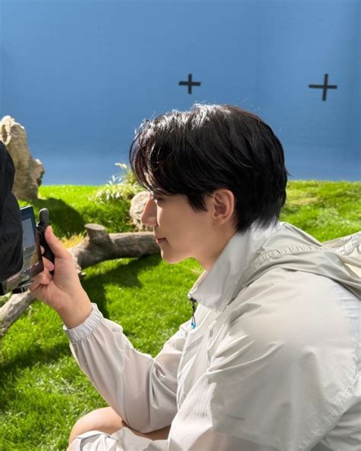 The Enigmatic Life of Lee Junho: Unveiling His Personal Journey
