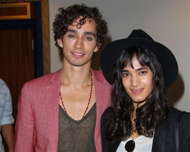 The Fascinating Life and Relationships of Robert Sheehan: A Look Towards 2024
