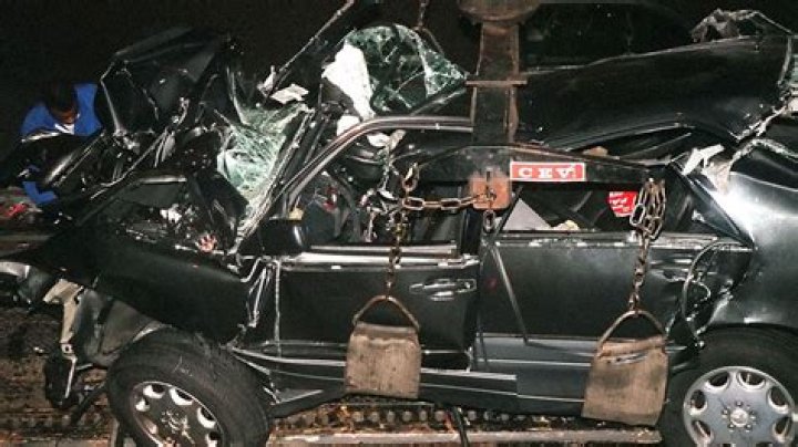 Unforgettable Images: The Tragic Aftermath of Princess Diana's Accident