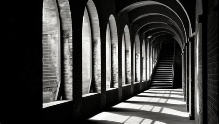 What's an Arch Pic: Understanding the Concept and Its Importance